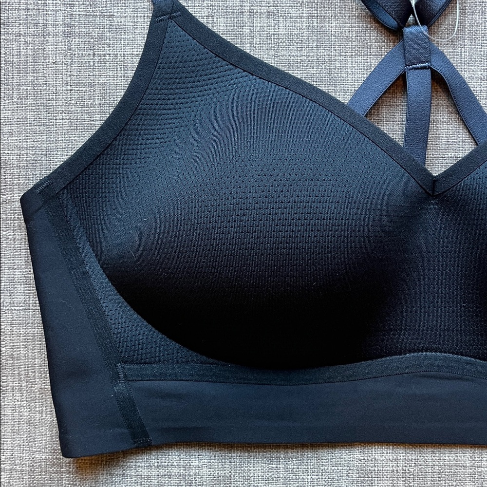 Nike Black Racerback Sports Bra NWOT Sample S/M - Picture 2 of 5